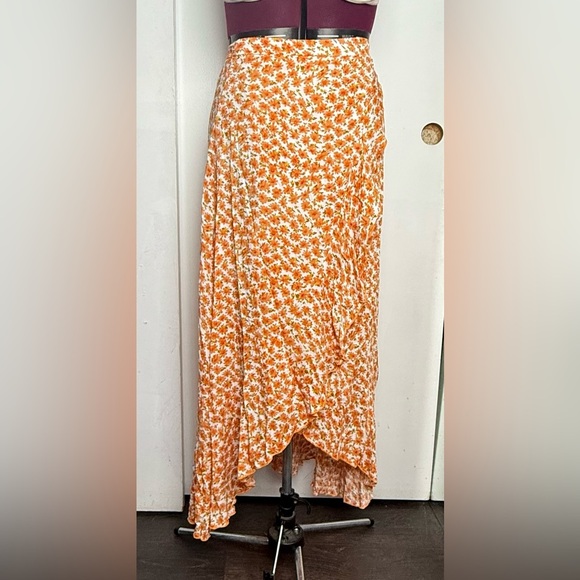 Simplee Floral Orange Women's Skirt - Picture 1 of 8